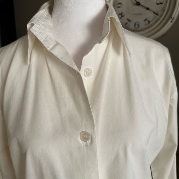 Moda Int. white French cuff button down - Picture 2 of 4